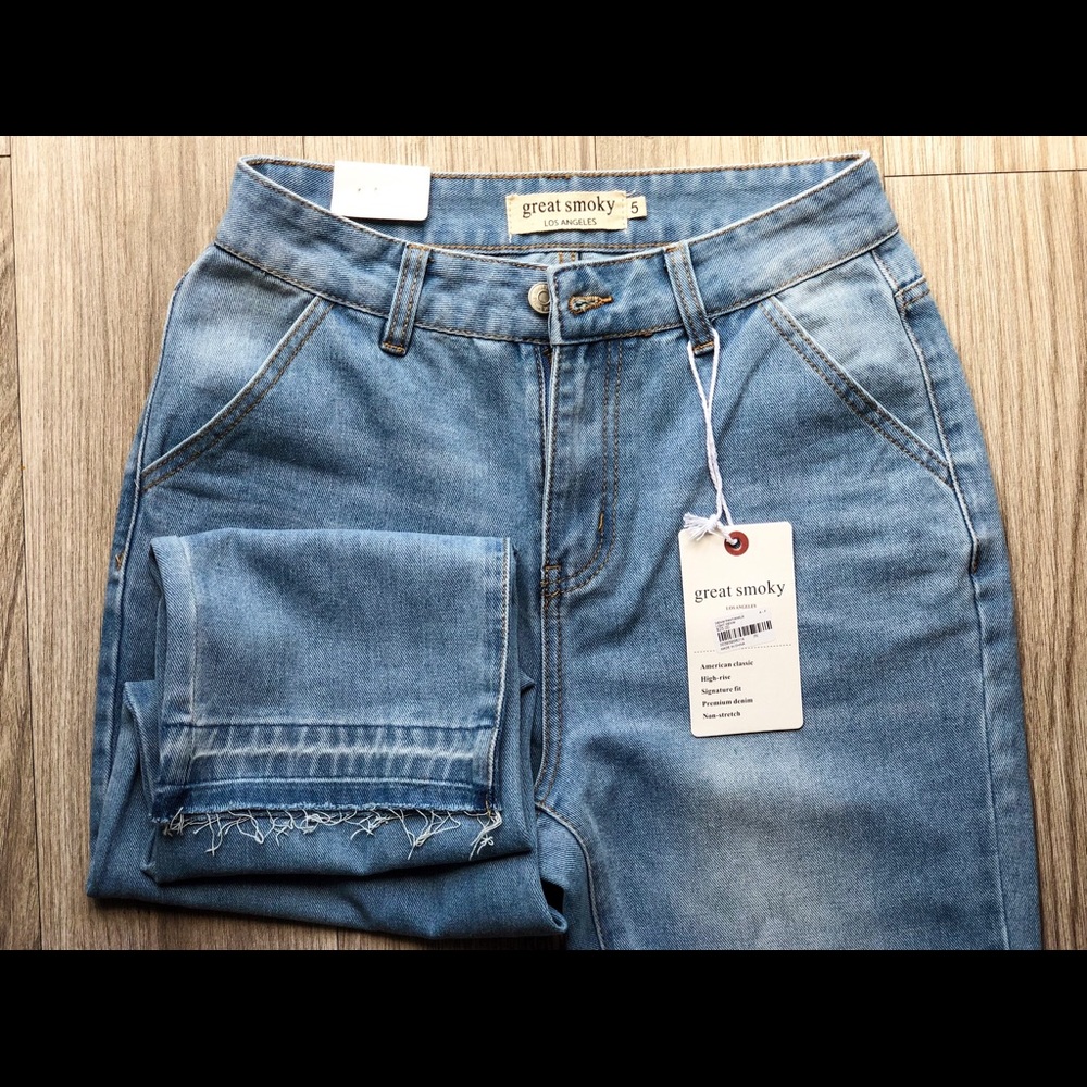 High Waisted Faded Ankle Jeans - Picture 4 of 5